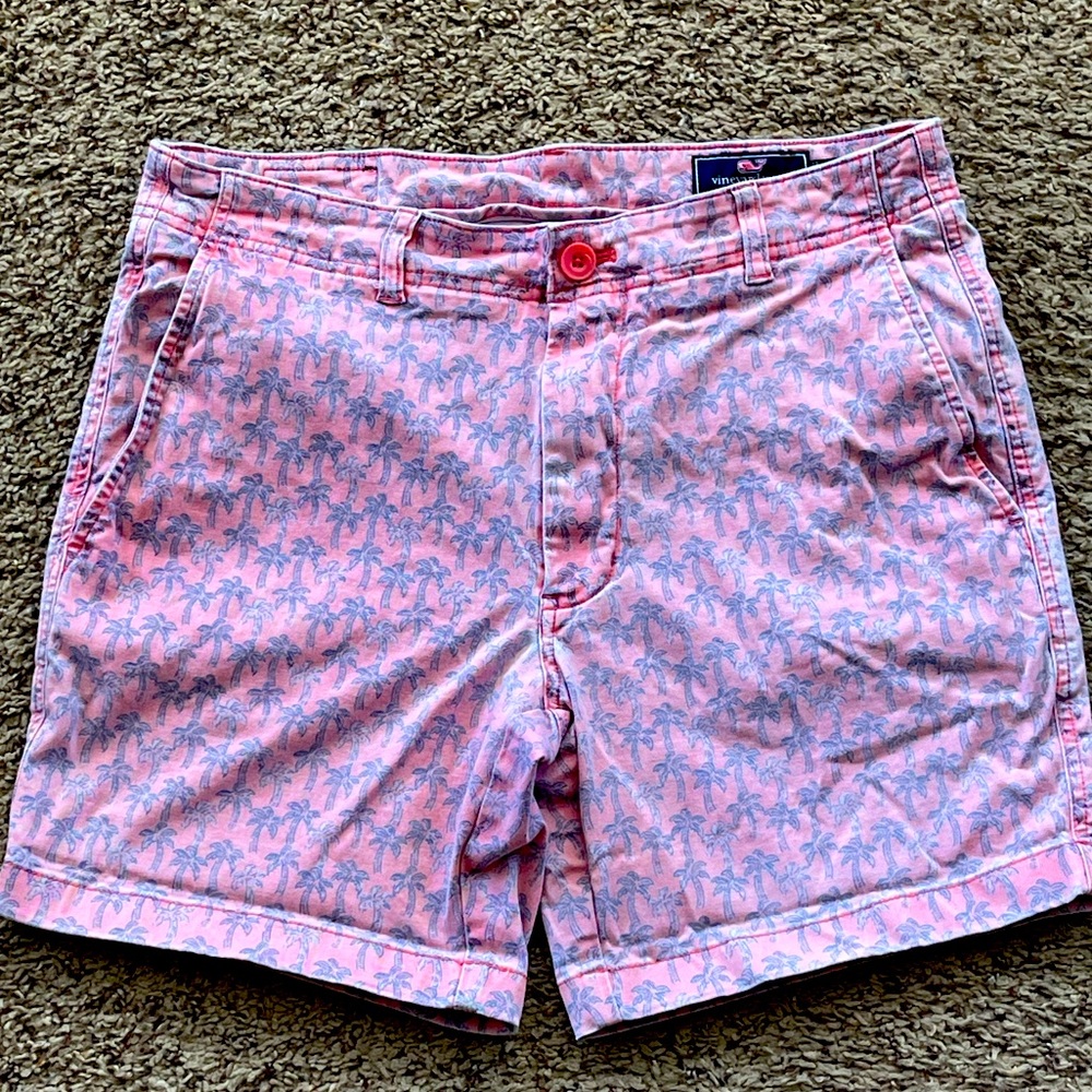 Men’s Vineyard Vines Pink Palm chino shorts🌴
